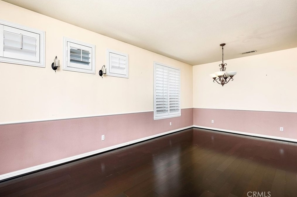 32299 Perigord Rd, Winchester CA  92596-9064 exterior