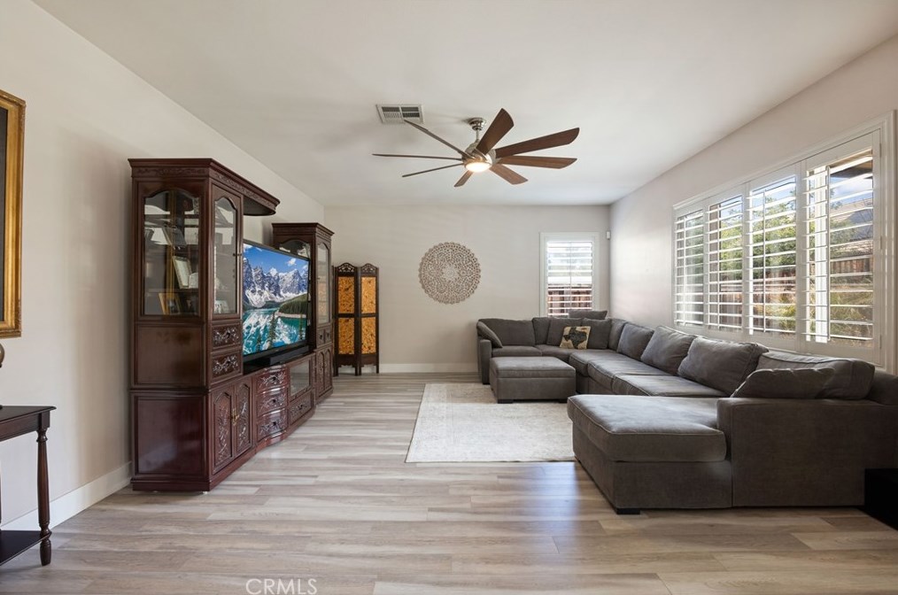 36366 Pistachio Dr, Winchester CA  92596-8653 exterior