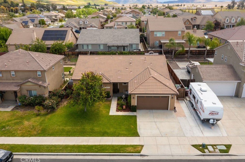 36366 Pistachio Dr, Winchester CA  92596-8653 exterior