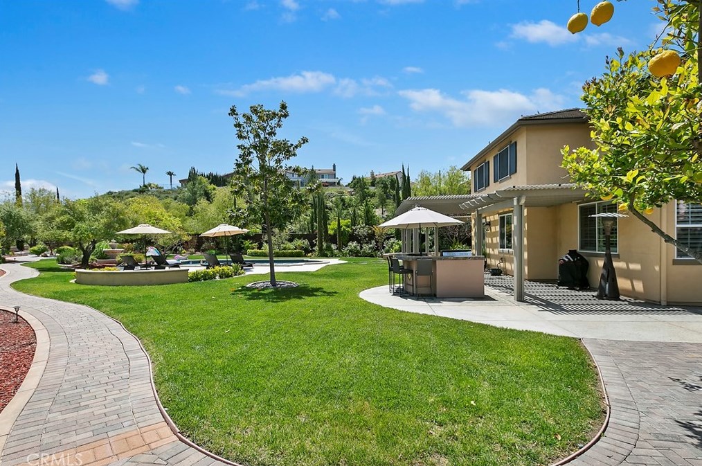 32862 Pine Cir, Temecula CA  92592-1369 exterior