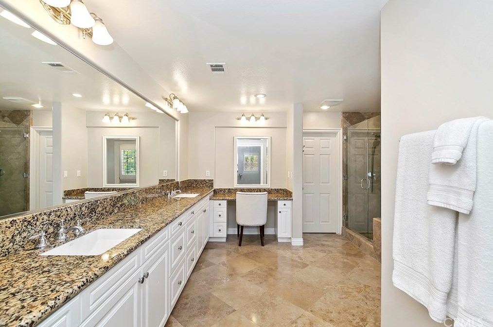 32862 Pine Cir, Temecula CA  92592-1369 exterior