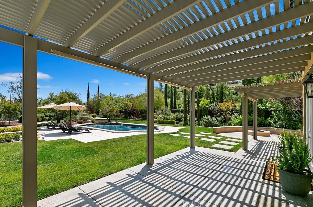 32862 Pine Cir, Temecula CA  92592-1369 exterior