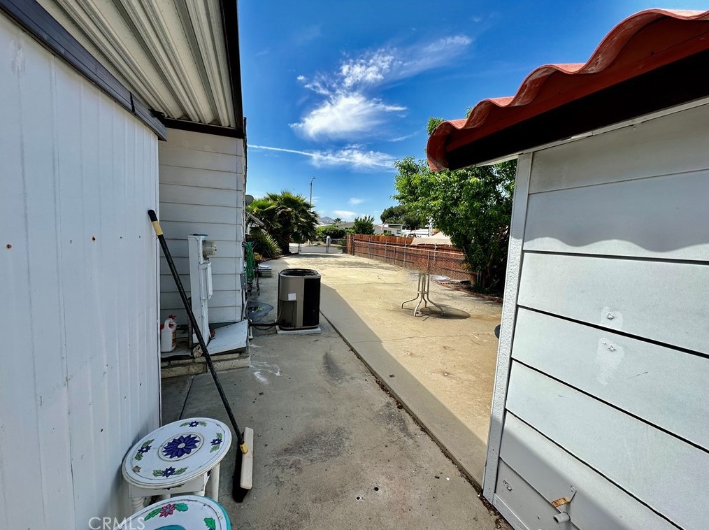 24925 Barnett Dr, Hemet CA  92544-1911 exterior