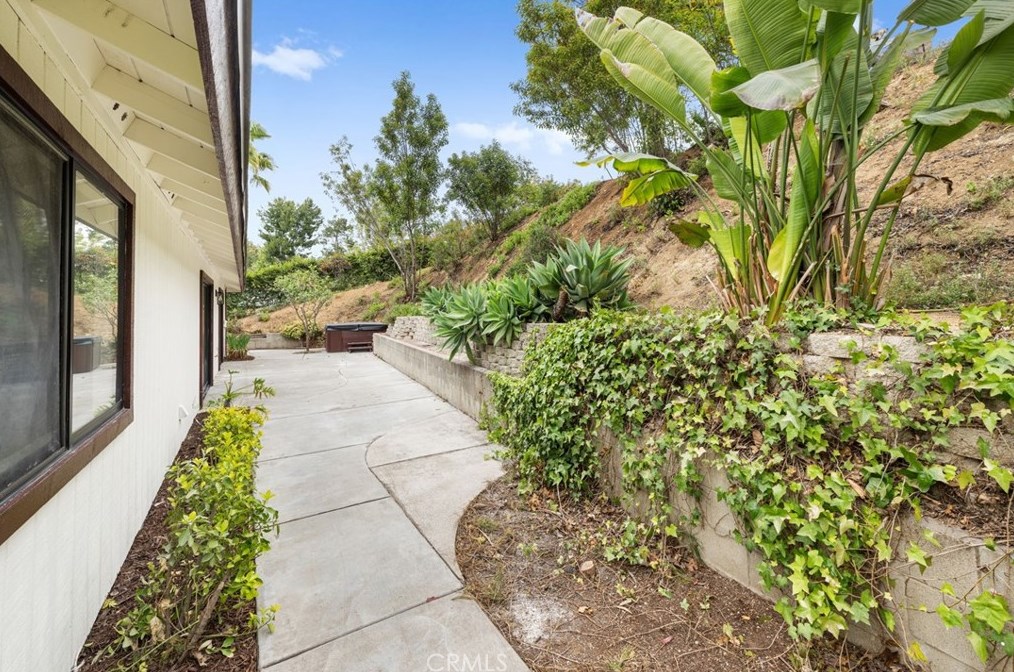 419 Josten Way, Fallbrook CA  92028-3980 exterior