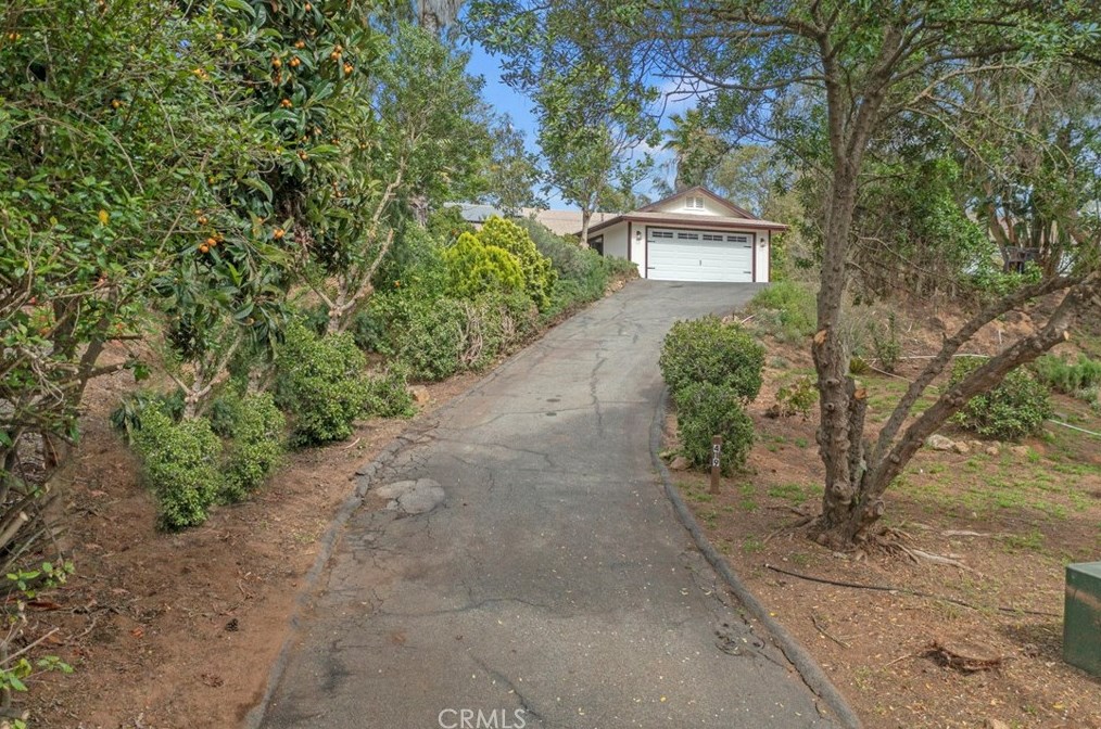 419 Josten Way, Fallbrook CA  92028-3980 exterior
