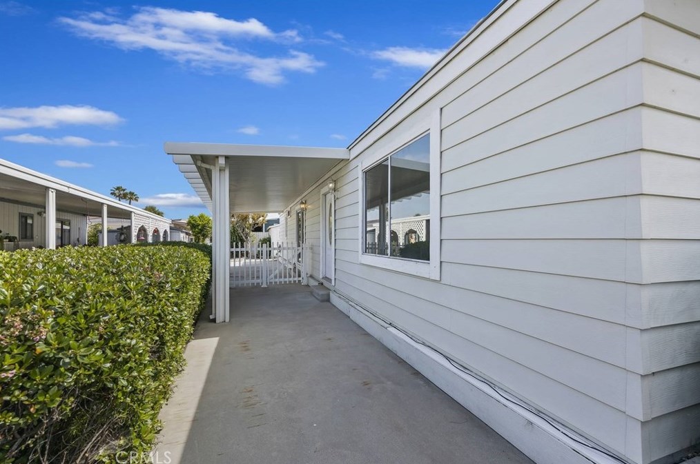 28910 Via La Rueda, Murrieta CA  92563-5728 exterior