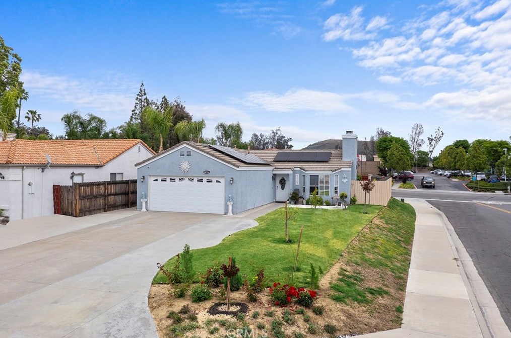24746 Morningstar Dr, Murrieta CA  92562-4117 exterior