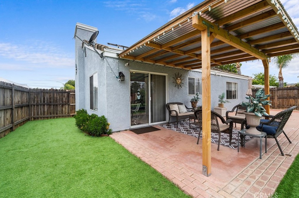 24746 Morningstar Dr, Murrieta CA  92562-4117 exterior