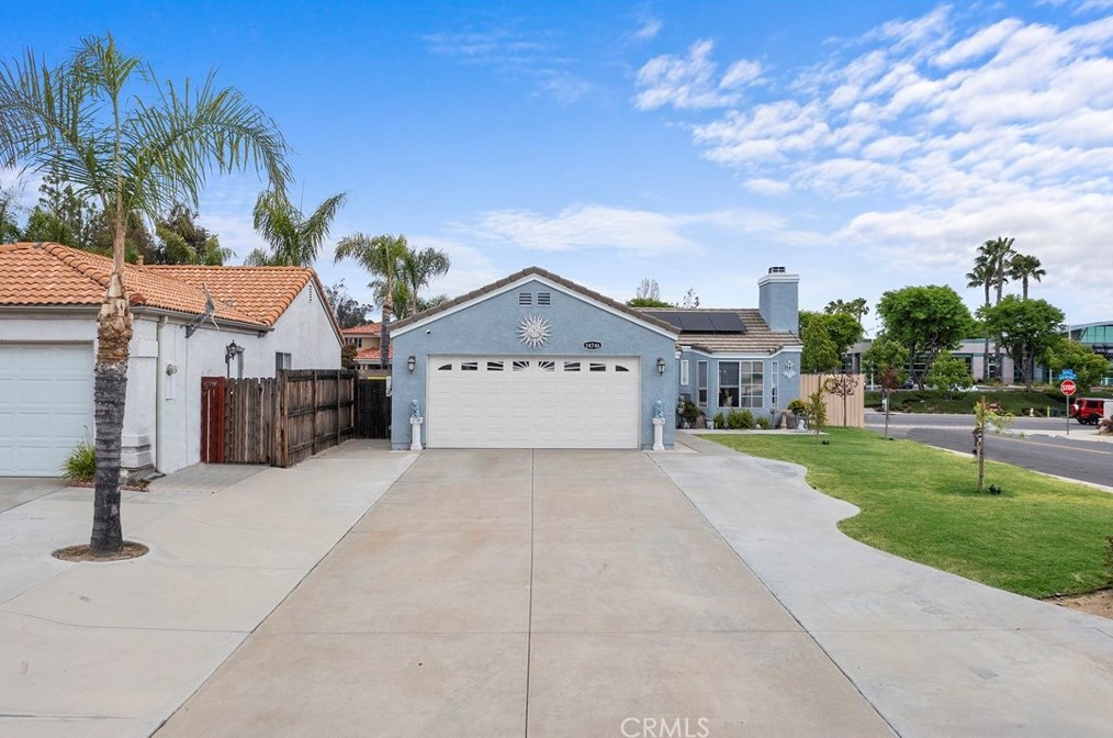 24746 Morningstar Dr, Murrieta CA  92562-4117 exterior
