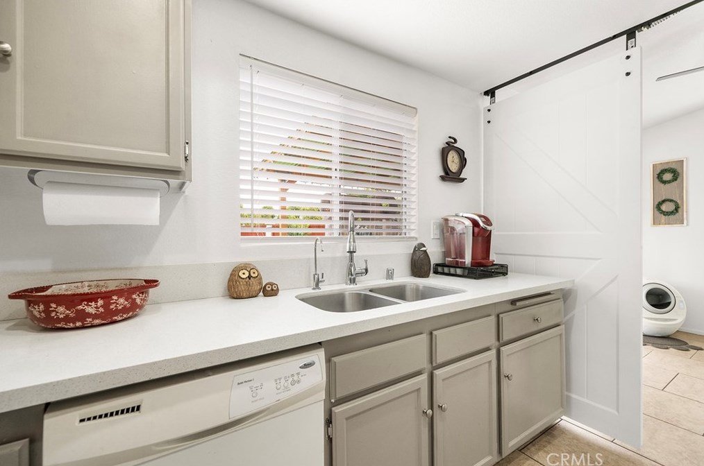 24746 Morningstar Dr, Murrieta CA  92562-4117 exterior