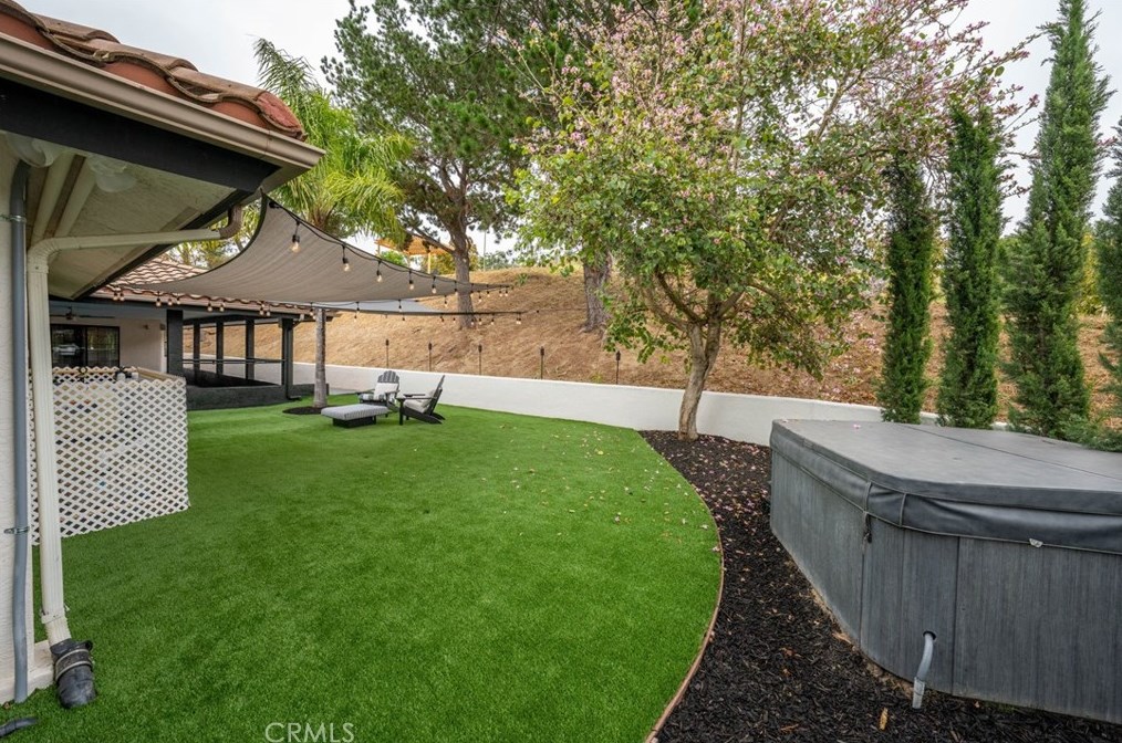 210 Ridge Dr, Fallbrook CA  92028-2624 exterior