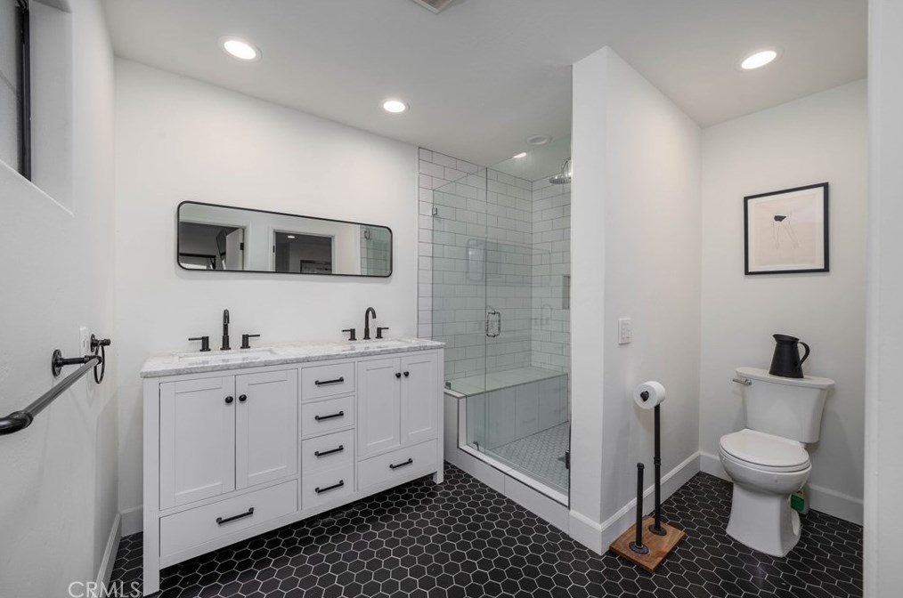 210 Ridge Dr, Fallbrook CA  92028-2624 exterior