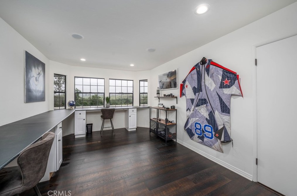 210 Ridge Dr, Fallbrook CA  92028-2624 exterior