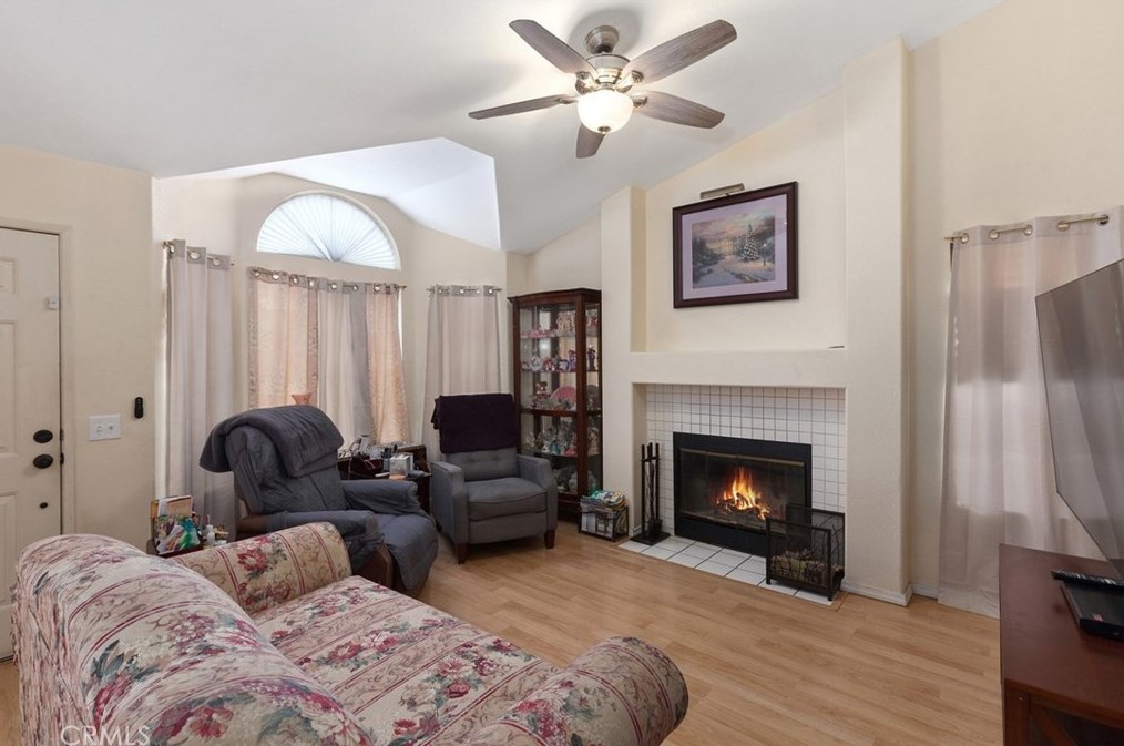 23671 Sierra Oak Dr, Murrieta CA  92562-2068 exterior