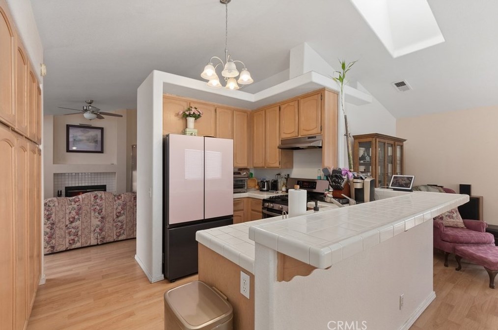 23671 Sierra Oak Dr, Murrieta CA  92562-2068 exterior