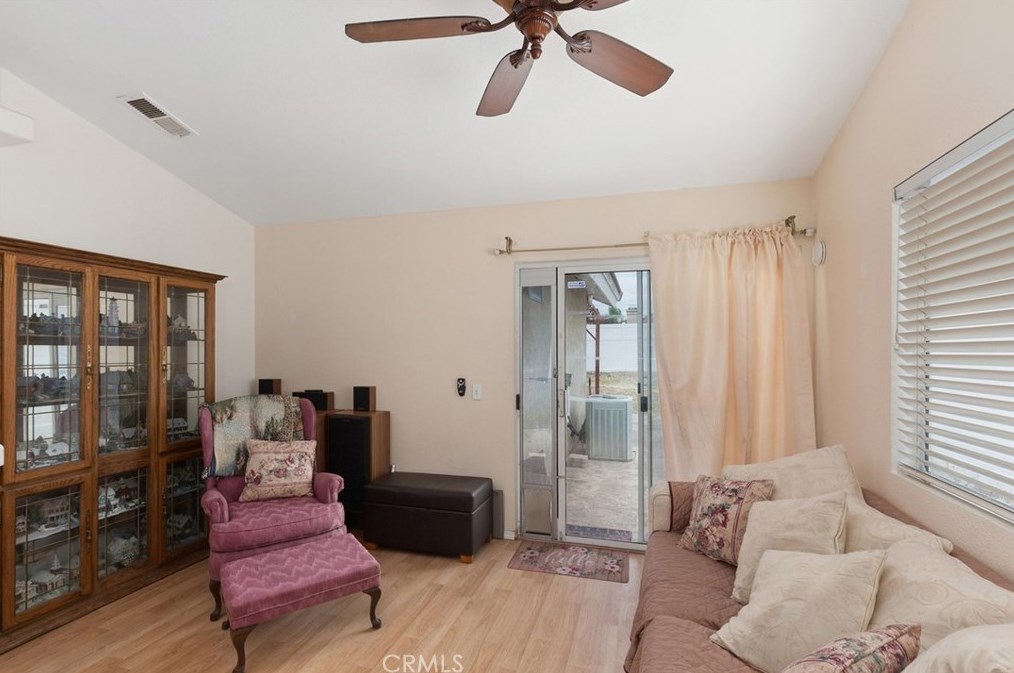 23671 Sierra Oak Dr, Murrieta CA  92562-2068 exterior