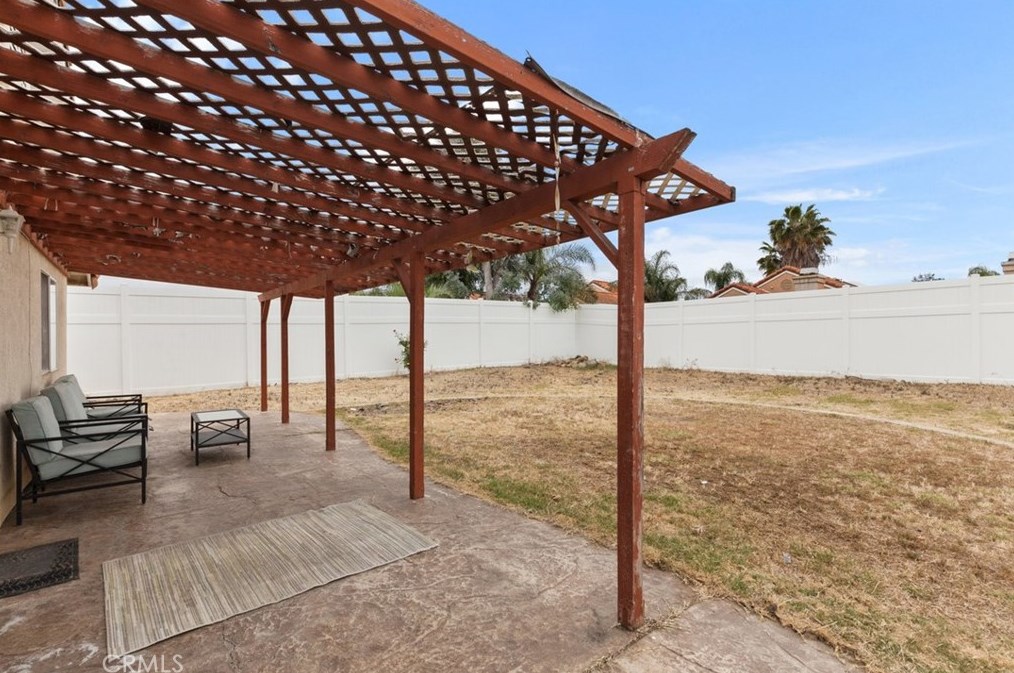 23671 Sierra Oak Dr, Murrieta CA  92562-2068 exterior