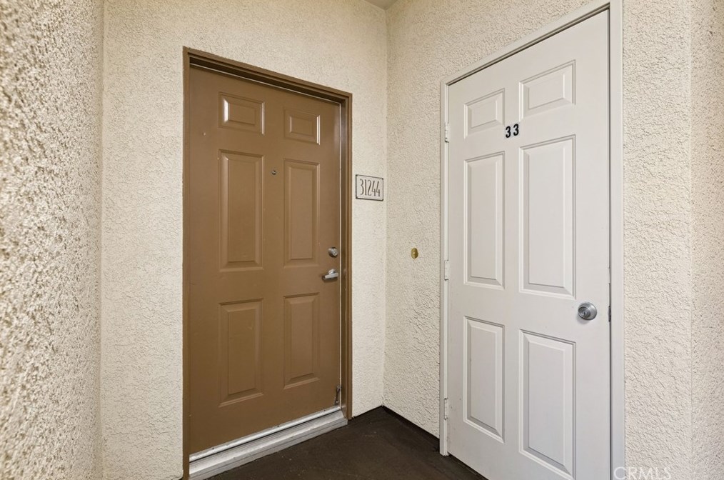 31244 Taylor Ln, Temecula CA  92592-2811 exterior