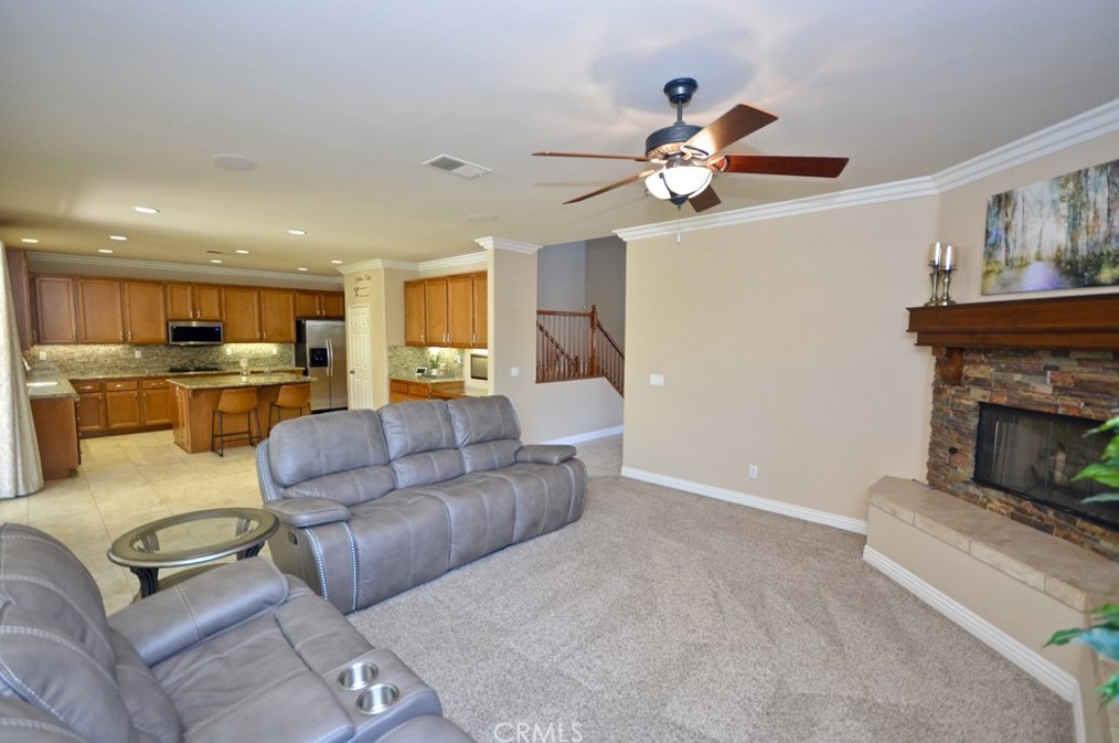 41523 Grand View Dr, Murrieta CA  92562-2251 exterior