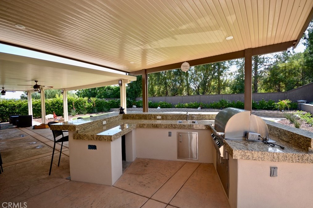 41523 Grand View Dr, Murrieta CA  92562-2251 exterior