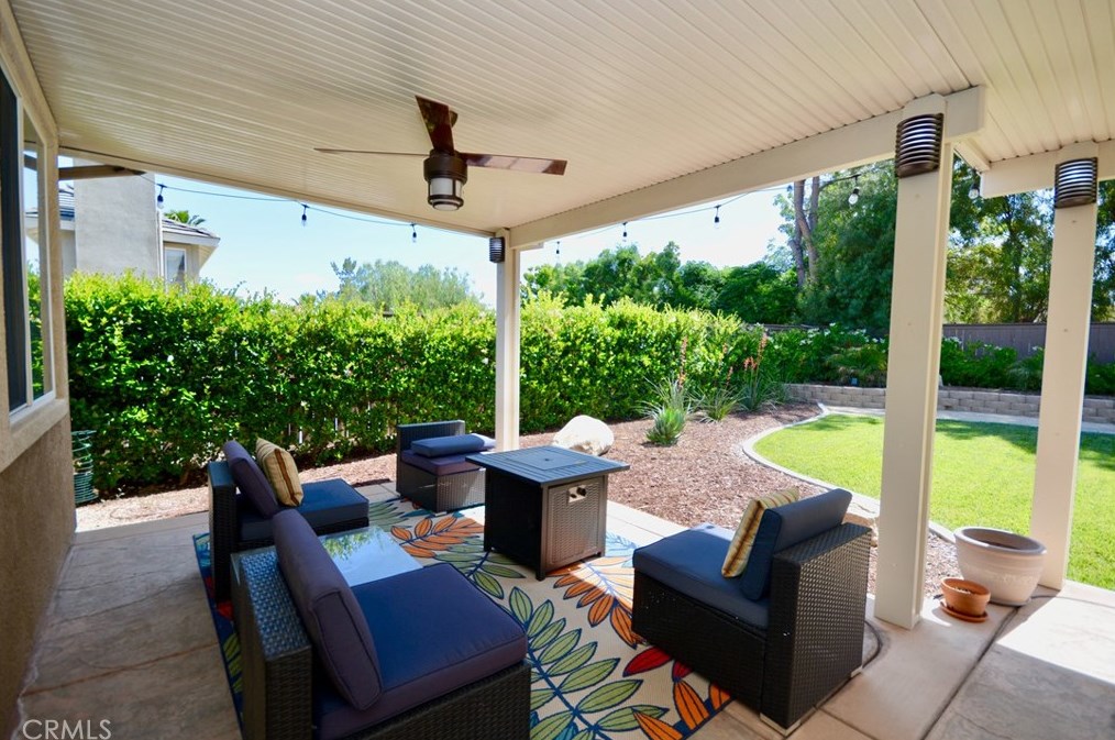 41523 Grand View Dr, Murrieta CA  92562-2251 exterior