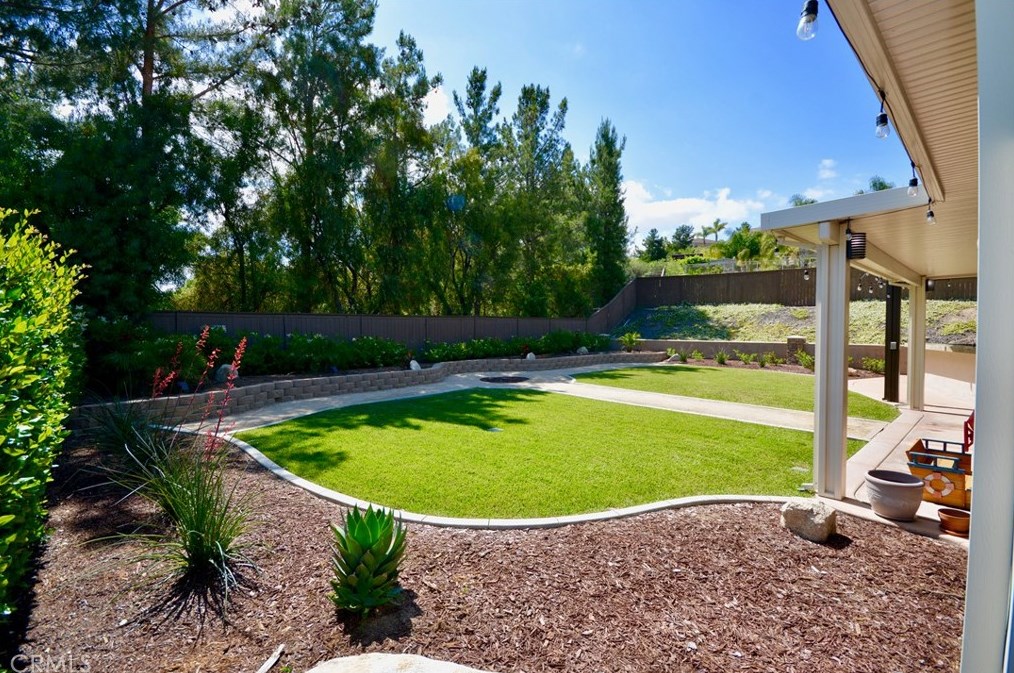 41523 Grand View Dr, Murrieta CA  92562-2251 exterior