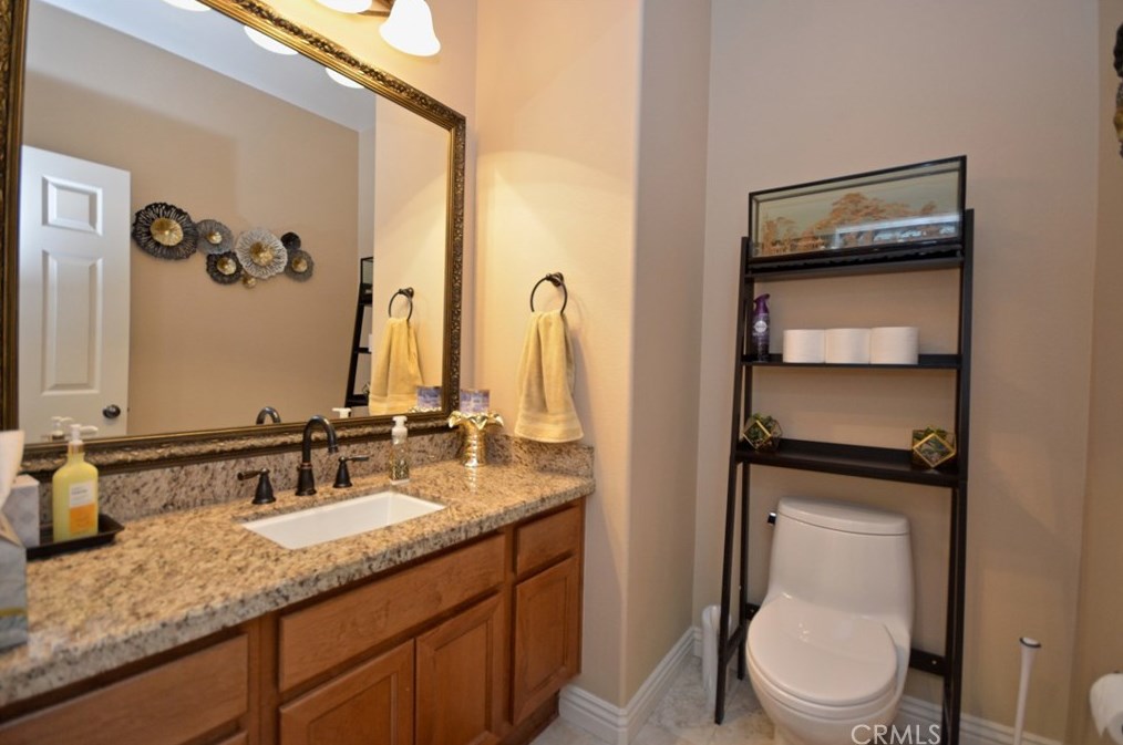 41523 Grand View Dr, Murrieta CA  92562-2251 exterior