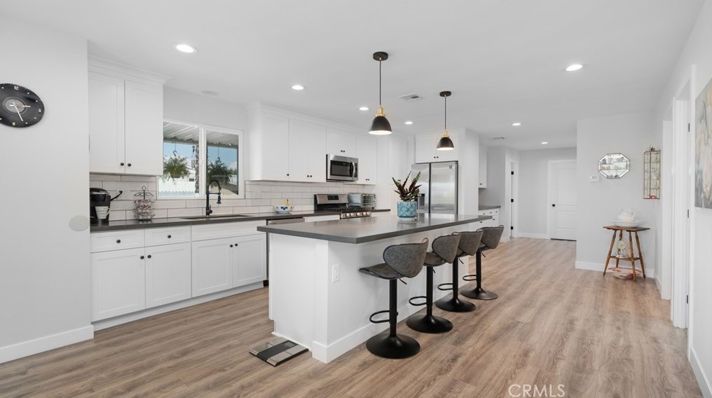 38080 Calle Clavel, Murrieta CA  92563-5643 exterior