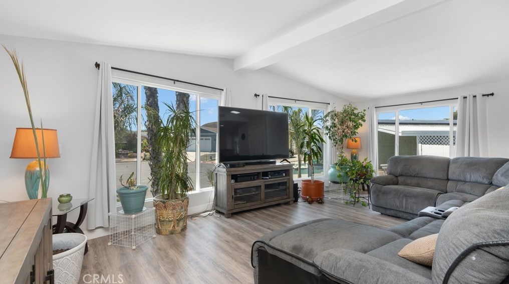 38080 Calle Clavel, Murrieta CA  92563-5643 exterior