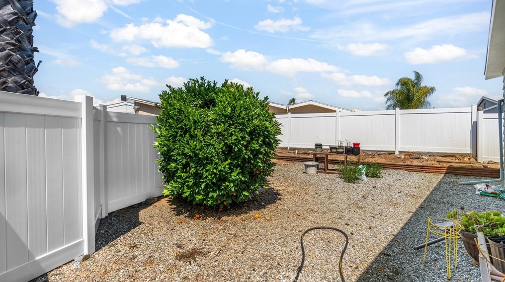 38080 Calle Clavel, Murrieta CA  92563-5643 exterior