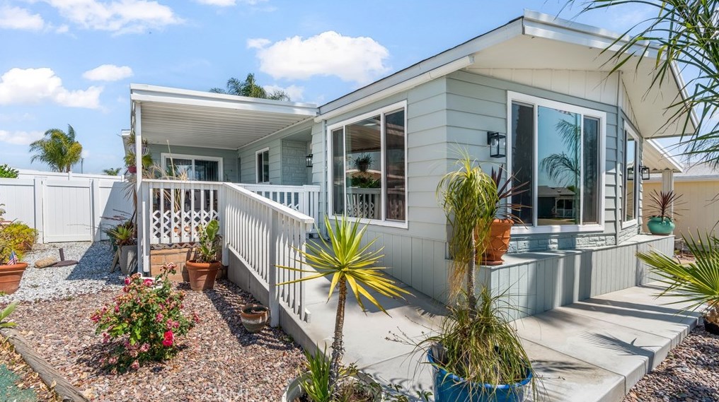 38080 Calle Clavel, Murrieta CA  92563-5643 exterior