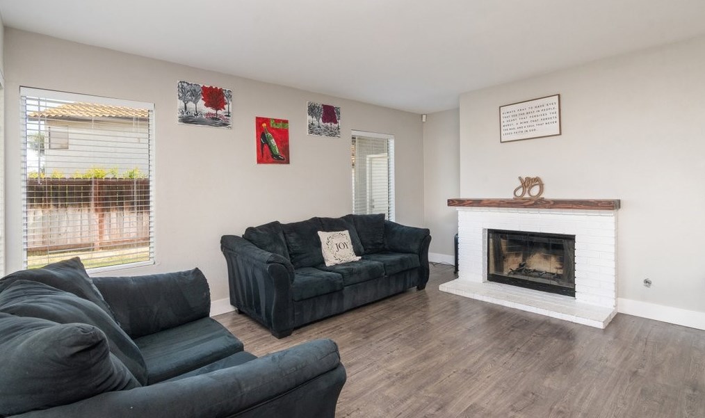 39940 Stacy Ct, Murrieta CA  92563-5396 exterior