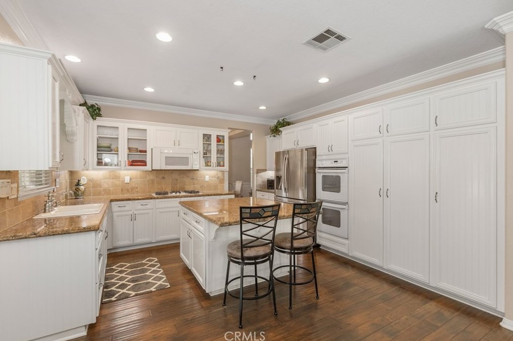 23470 Sycamore Crk Ave, Murrieta CA 92562-6303 exterior