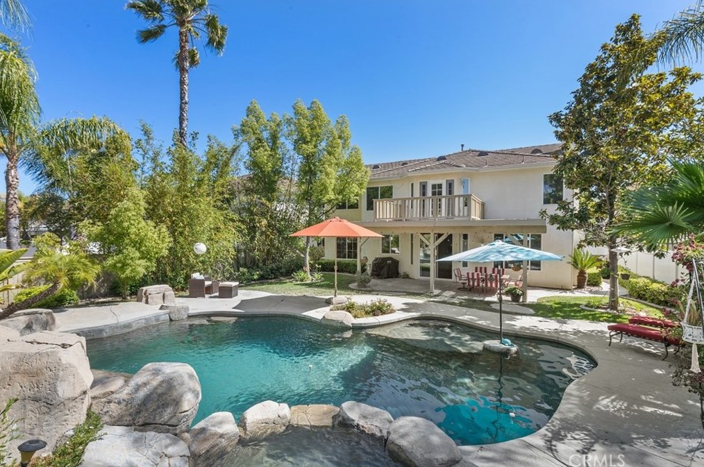 23470 Sycamore Crk Ave, Murrieta CA 92562-6303 exterior