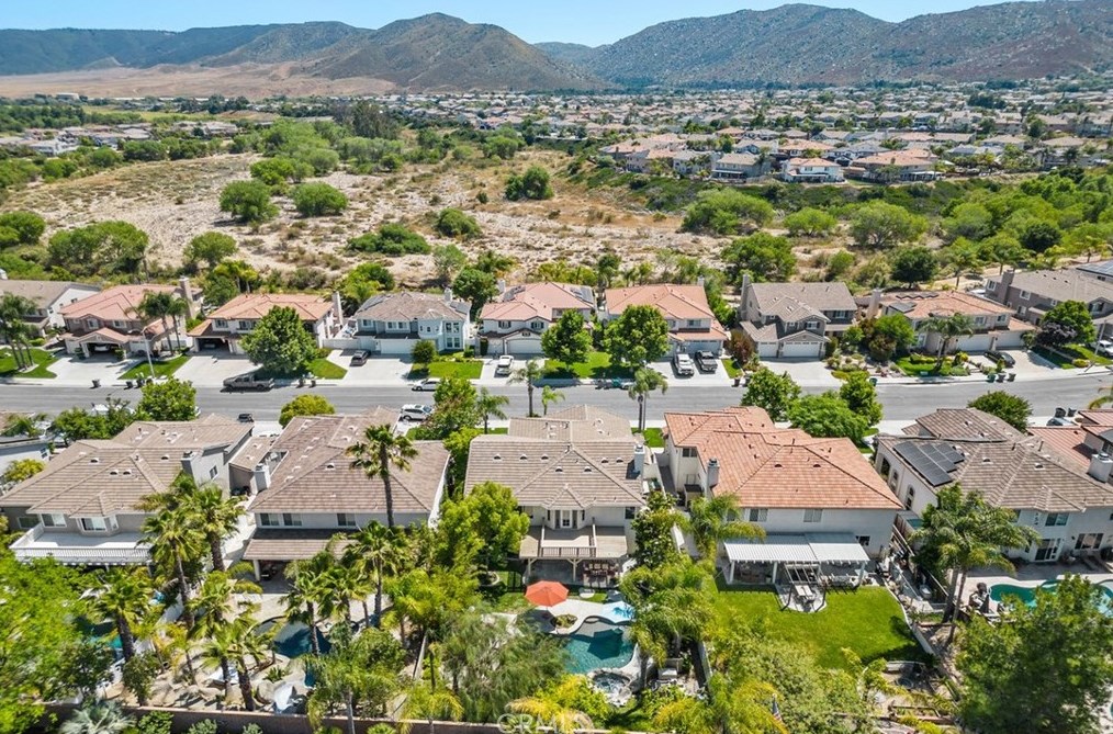 23470 Sycamore Crk Ave, Murrieta CA 92562-6303 exterior