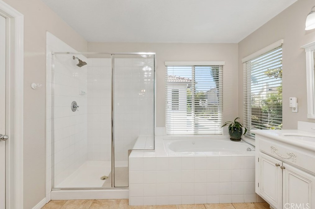 23470 Sycamore Crk Ave, Murrieta CA 92562-6303 exterior