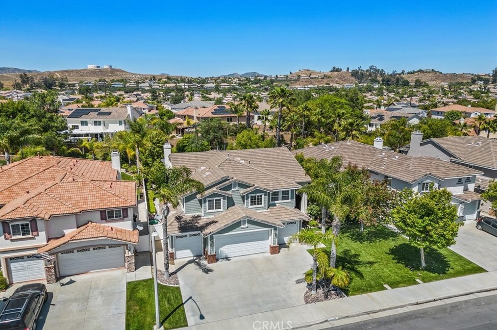 23470 Sycamore Crk Ave, Murrieta CA 92562-6303 exterior