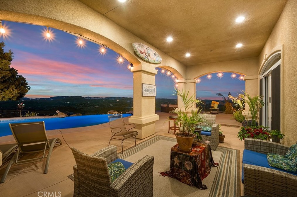 17554 Calle Huerto, Murrieta CA  92562-8745 exterior