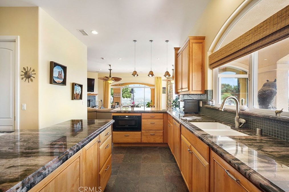 17554 Calle Huerto, Murrieta CA  92562-8745 exterior