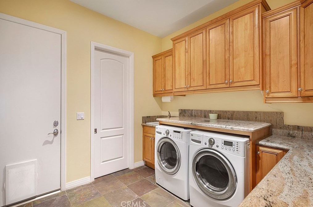 17554 Calle Huerto, Murrieta CA  92562-8745 exterior