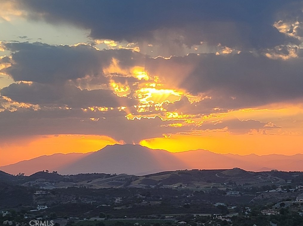 17554 Calle Huerto, Murrieta CA  92562-8745 exterior