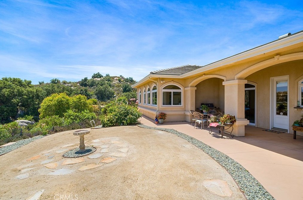 17554 Calle Huerto, Murrieta CA  92562-8745 exterior