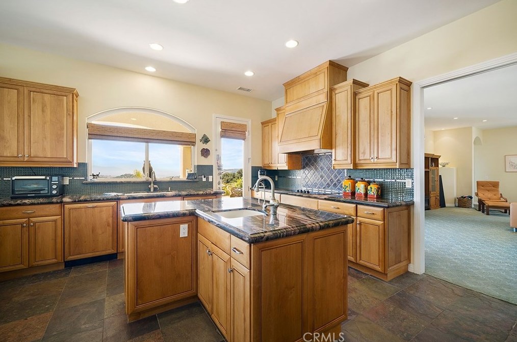 17554 Calle Huerto, Murrieta CA  92562-8745 exterior