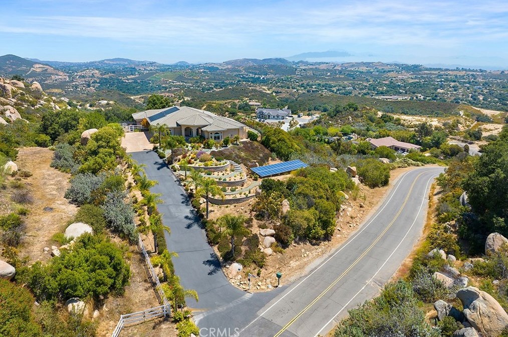 17554 Calle Huerto, Murrieta CA  92562-8745 exterior