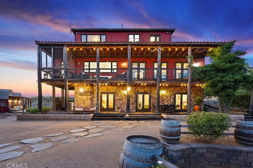 39175 Intrepid Rd, Temecula CA  92592-8613 exterior