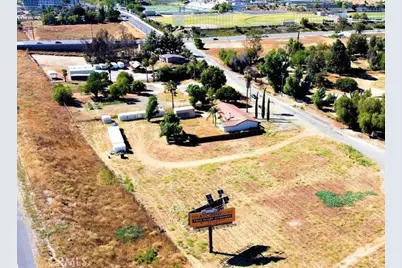 25189 Monroe Avenue, Murrieta, CA 92562 - Photo 13