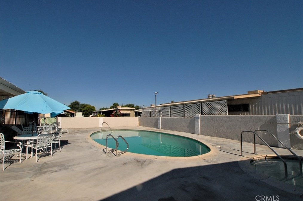 530 Devonshire Ave, Hemet CA  92543-2849 exterior