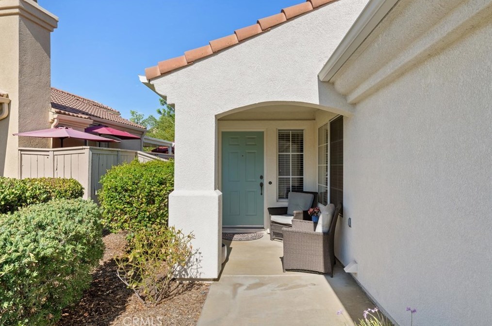 40640 Corte Albara, Murrieta CA  92562-5527 exterior