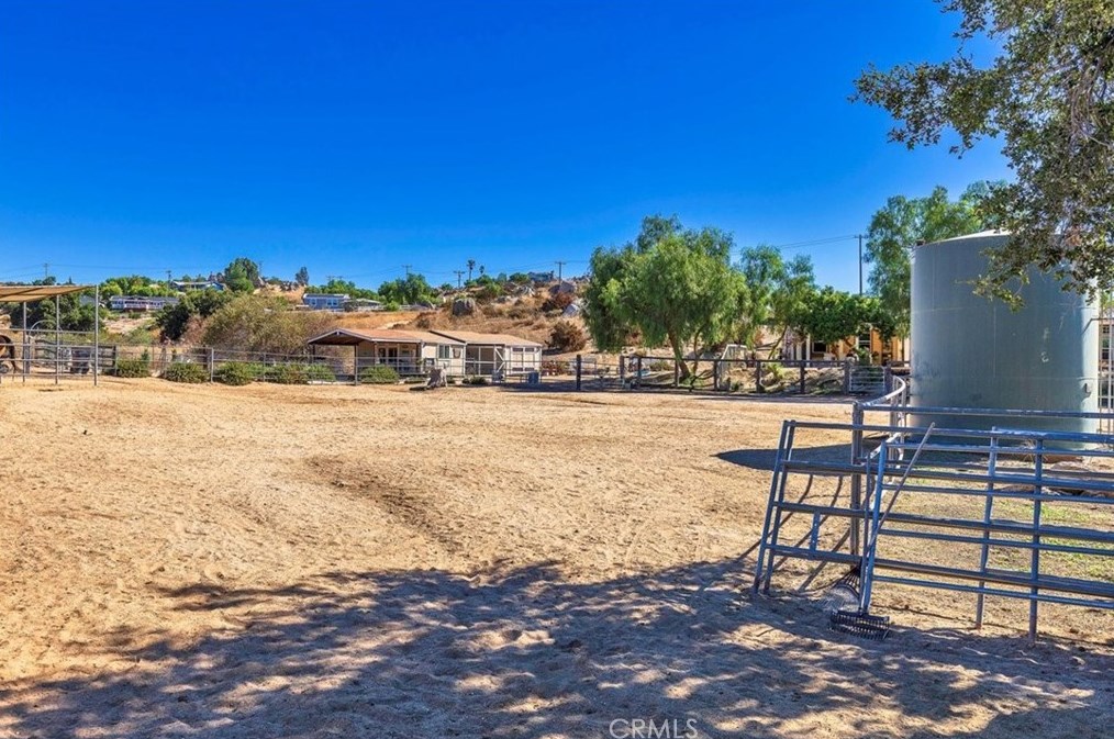 38430 Grn Mdw Rd, Temecula CA 92592-8444 exterior