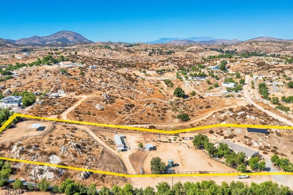 38430 Grn Mdw Rd, Temecula CA 92592-8444 exterior